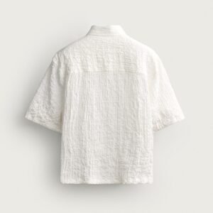 Chemise coton bio blanche vue de dos, texture gaufrée, manches courtes pour homme et femme