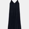 Robe midi en coton bio bleu marine à fines bretelles, coupe fluide et plissée, sans mannequin