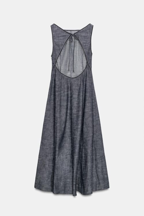 Robe laine gris graphite ajustée dos nu avec ouverture ronde et lien au col, tissu texturé
