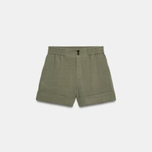 Short chino femme en coton bio kaki à taille élastiquée et revers, vue face, produit seul