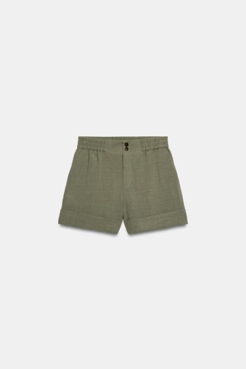 Short chino femme en coton bio kaki à taille élastiquée et revers, vue face, produit seul