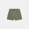 Short chino femme en coton bio kaki avec taille élastiquée et revers, vue dos, produit sur fond clair
